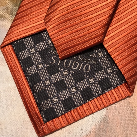 Studio silk Tie - Picture 4 of 9